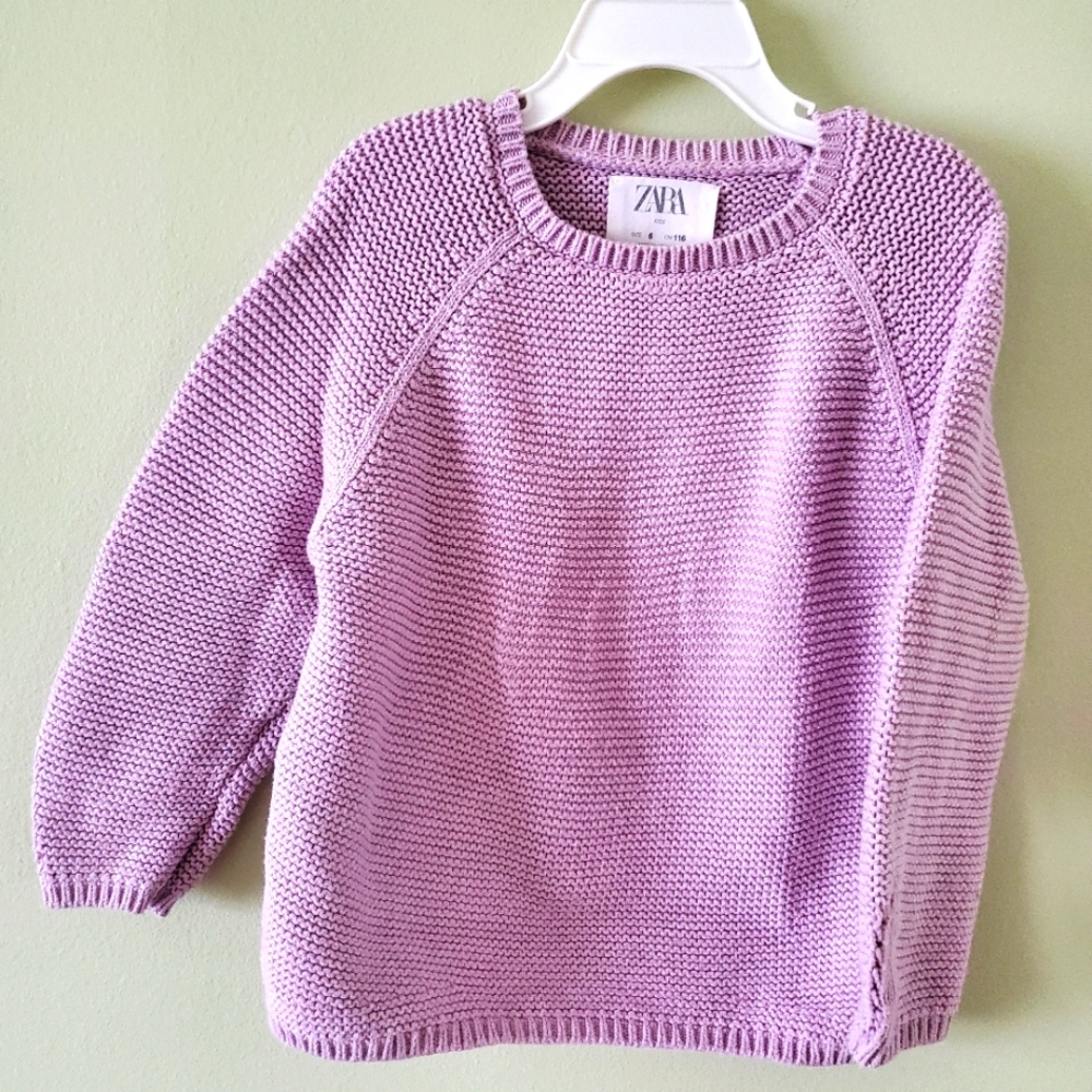 Pullover for 5 years old , like new.